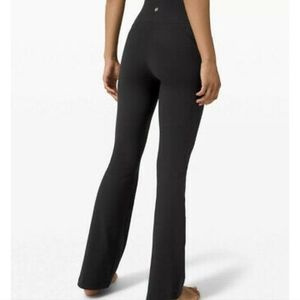 NWT **☆SOLD☆** Lululemon Black SHR Groove pants Nulu leggings Size 6